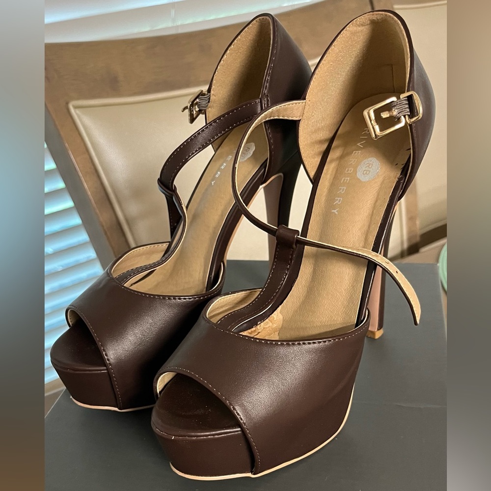 T-Strap platform heels Brown 7